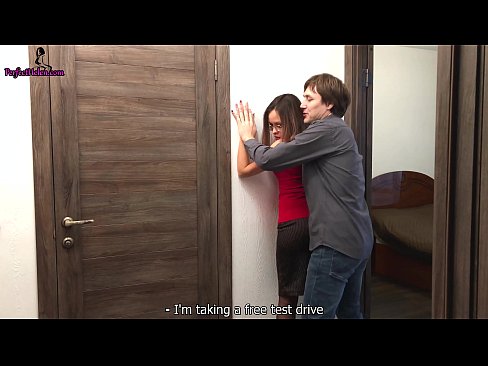 ❤️ सेक्सी रियाल्टार कामुक रूप से उसकी बिल्ली को झटका देता है और उसके अपार्टमेंट को बेचते समय fucks - क्रेम्पाई ❤ घर का अश्लील  hi.porn-milf300.ru पर